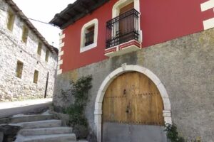 Parroquia de San Mart&iacute;n de Salientes