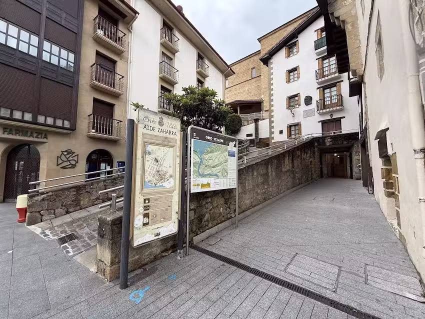 Parroquia de San Nicol&aacute;s de Bari