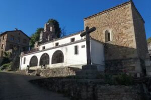 Parroquia de San Pedro Ap&oacute;stol de Llombera de Gord&oacute;n