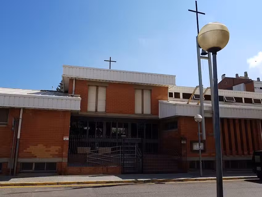 Parroquia de San Sim&oacute;n y San Pablo