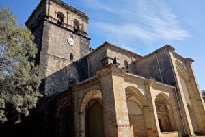 Parroquia de San Vicente de la Maza