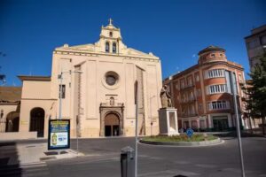 Parroquia de Santo Domingo (PP. Pa&uacute;les)