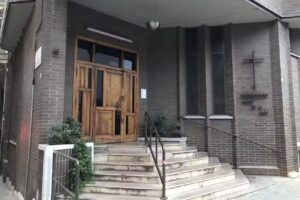 Parr&ograve;quia Mare de D&eacute;u de La Salut (Tres de Gr&agrave;cia)