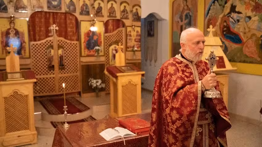 Parroquia ortodoxa &laquo;Los Santos Rumanos&raquo;, M&oacute;stoles