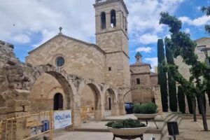 Pla&ccedil;a Esgl&eacute;sia