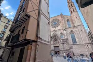 Portalada gòtica de santa Maria