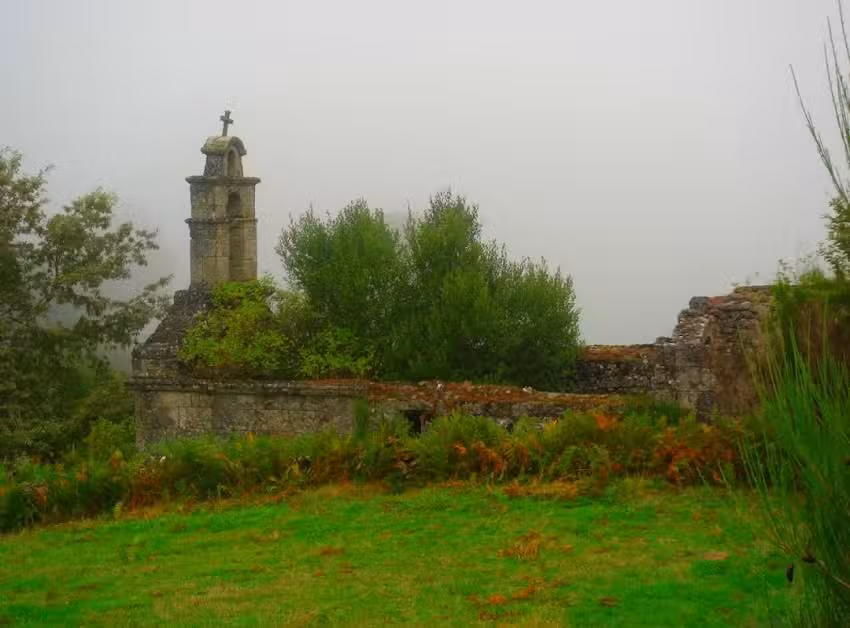 Ruinas de la Capilla de San Juan de Veredo