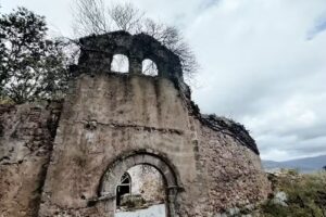 Ruinas de la Iglesia medieval de Santa Leocadia