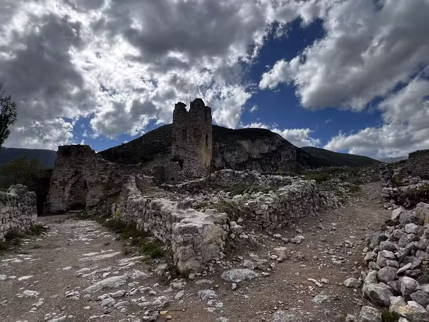 Santa Maria del Castell de G&oacute;sol